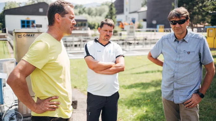 Stefan Fladischer (Mitte) mit Andreas Zöscher (links) undNorbert Kreuzinger (rechts)