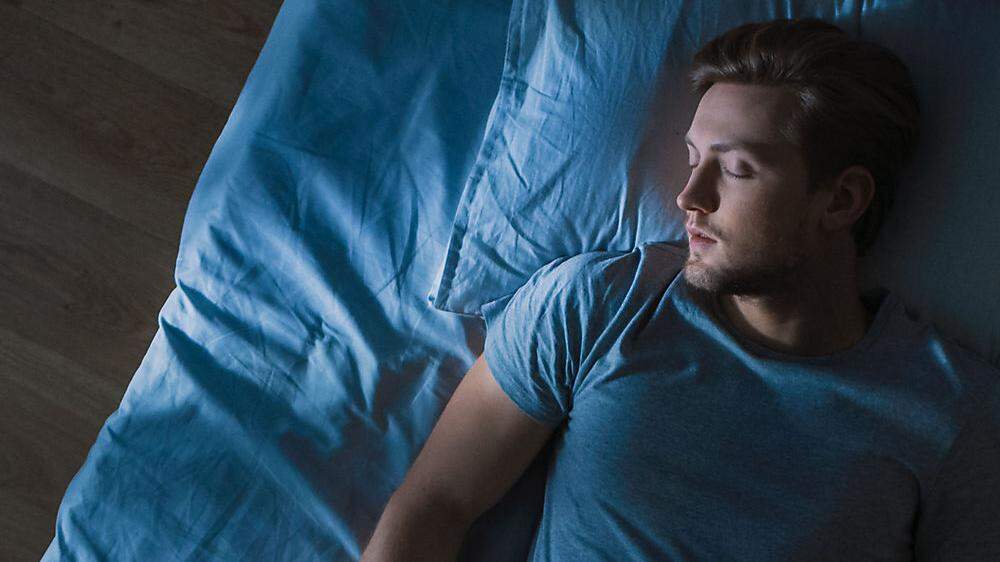 Unser Hirn reagiert im Schlaf selektiv und stark auf unbekannte Stimmen - sowohl im Leicht- als auch im stabilen Tiefschlaf 
