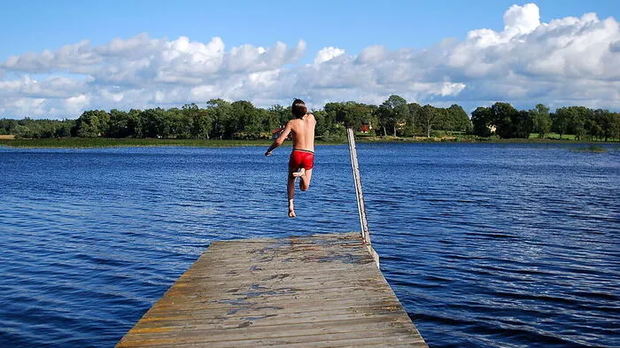 Da hilft nur ein Sprung in den See: Am Sonntag und Montag wird es in Kärnten und Osttirol wieder mehr als 35 Grad heiß