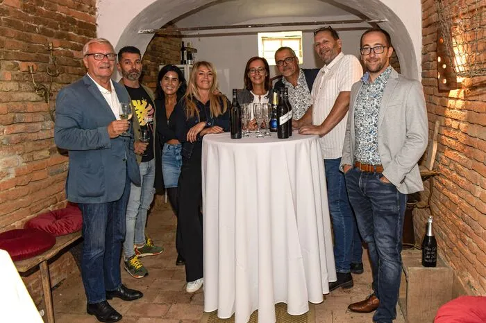 Haus und Garten von Zahnärztin Helga Peinsith in Hainersdorf waren mit dem großartigen Blumenschmuck die ideale Location für diese stimmungsvolle Feier