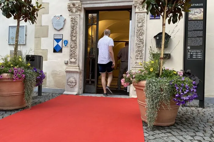 Hereinspaziert: Um 18 Uhr ging es los