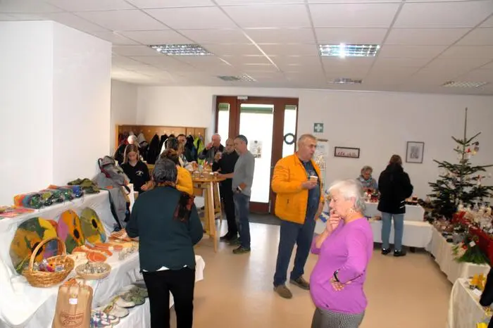 .... die Feuerwehrjugend Pöllau bei Gleisdorf stellte Mehlspeisen und Getränke bereit.