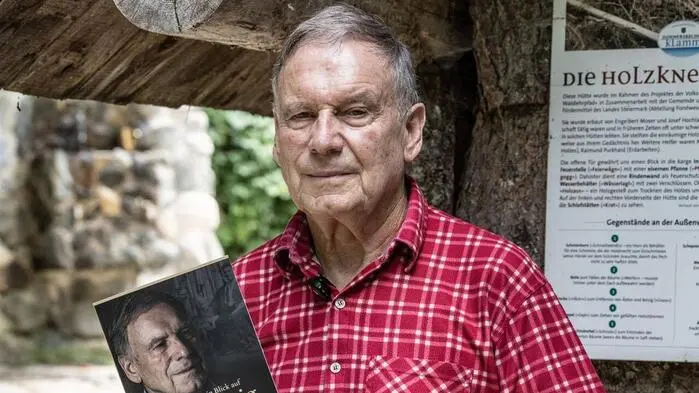 Siegfried Leitner mit seinem Buch
