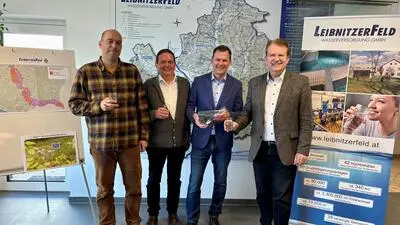 Michael Ferstl, Leiter des Referats Wasserwirtschaftliche Planung des Landes, Markus Grabler, Gewässeraufsichtsorgan, Daniel Kos, Bürgermeister von Leibnitz, und Franz Krainer, Geschäftsführer der Leibnitzerfeld Wasserversorgung GmbH (v. l.)