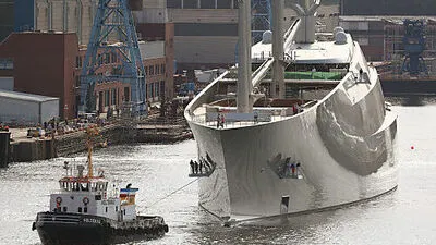 Das futuristische Design der größten Segeljacht der Welt 