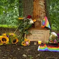 Der Schock in Deutschland sitzt nach dem Terroranschlag auf den Berliner CSD tief, die Trauer ist groß