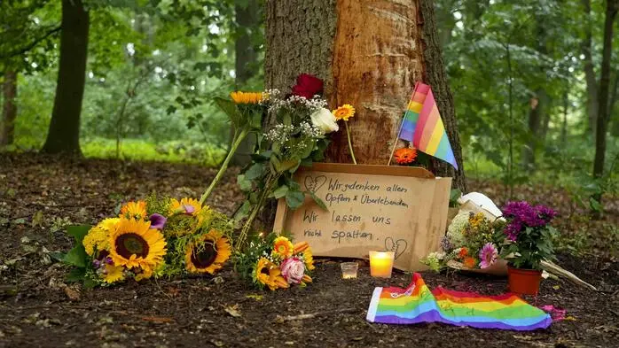 Der Schock in Deutschland sitzt nach dem Terroranschlag auf den Berliner CSD tief, die Trauer ist groß