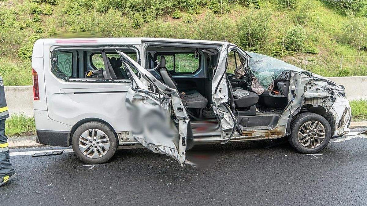 zum Glück passierte nicht mehr bei dem vollbesetzten Kleinbus