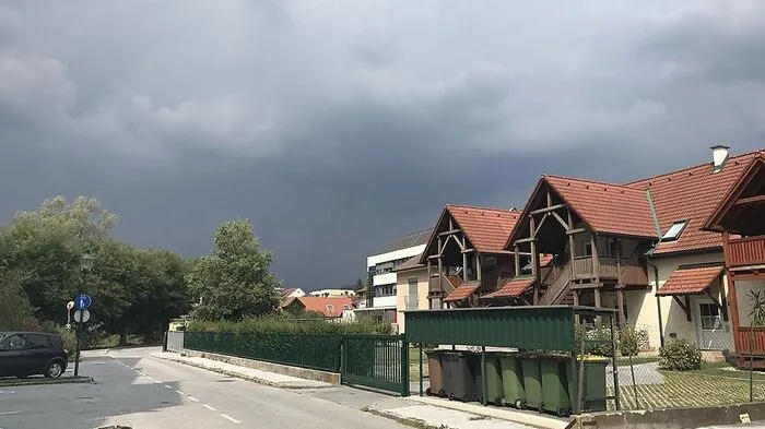 Der Himmel zu Mittag über Voitsberg