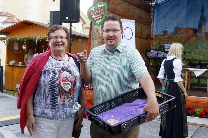 Bei der Eröffnung auf der „Herzerl-Bühne“ konnten Finanzstadtreferent Christian Sommerbauer...