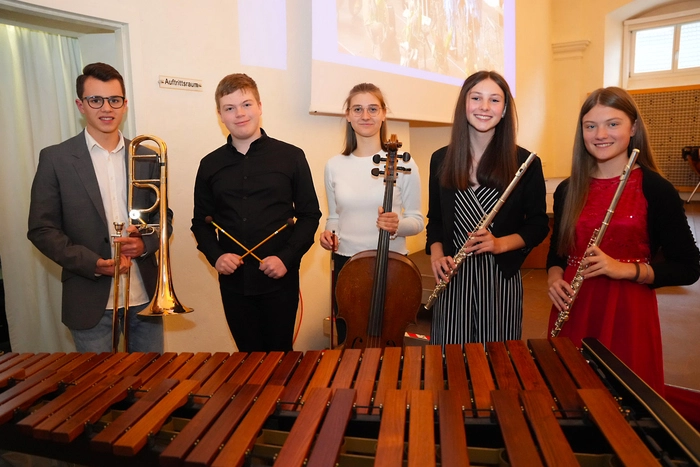 Sie standen im Mittelpunkt des Förderkonzertes: Joel Gößnitzer, Maximilian Kari, Lilli Pöllinger, Sarah Egger und Laura Arztmann.