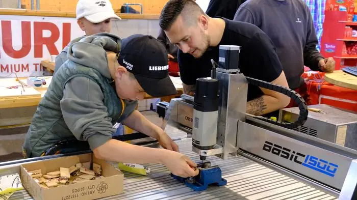 Mit Aktionen wie dem „Berufs-Festival“ in der RGO-Arena will man schon Jugendliche frühzeitig für die Jobs in Osttirol begeistern