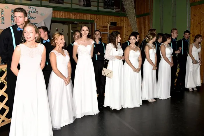 ...in einer vergnüglichen und eleganten Ballnacht ihren Maturaball in der Stadtwerke Hartberg-Halle.