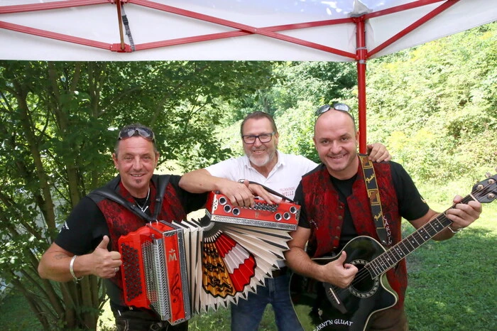 ... geigte das Trio „Kärnt´n Gluat“ auf. 