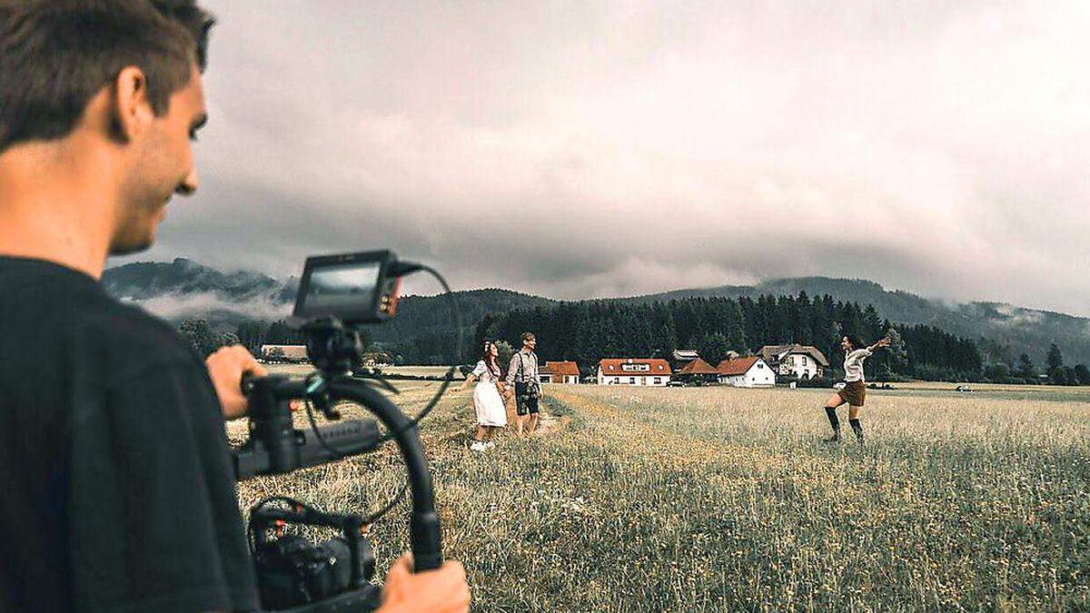 Thomas Jeindl beim Videodreh für die oststeirische Sängerin Berenice 