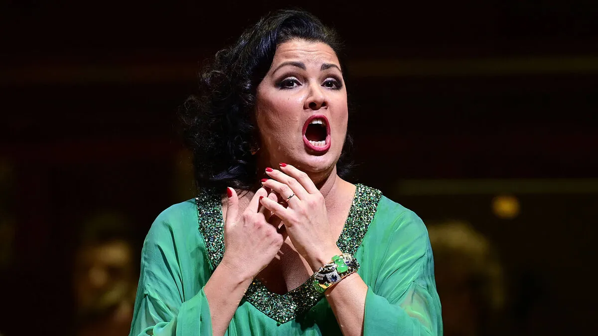 Wird nun doch nicht in Prag auftreten: die russisch-österreichische Sopranistin Anna Netrebko