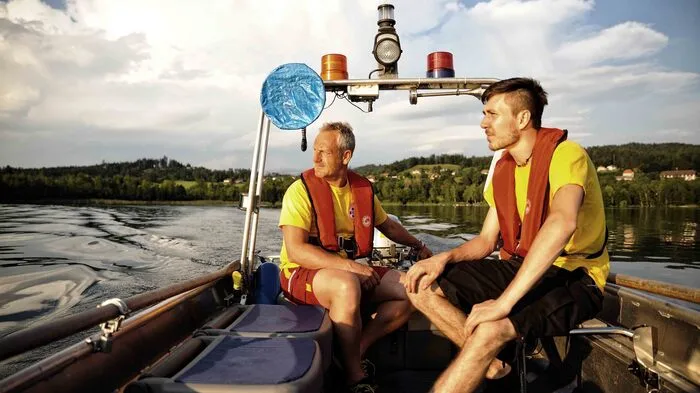 Sie garantieren Sicherheit: Wolfgang Auer und Bertold Grosse von der Wasserrettung Längsee