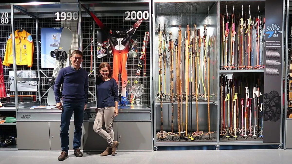 Hannes Nothnagl und Barbara Habermann warten im Wintersportmuseum auf die "Lange Nacht"