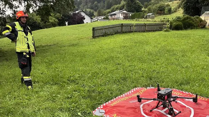 Am 7. August 2024 standen die Feuerwehren im Bereich Judenburg vor großen Herausforderungen. Mehrere Einsatzszenarien, darunter Alarme von Brandmeldeanlagen, eine Türöffnung, Murenabgänge, ein vermutlicher Waldbrand, ein Wiesenbrand, ein Verkehrsunfall mit Verletzten und Pumparbeiten, verlangten den Einsatzkräften alles ab.