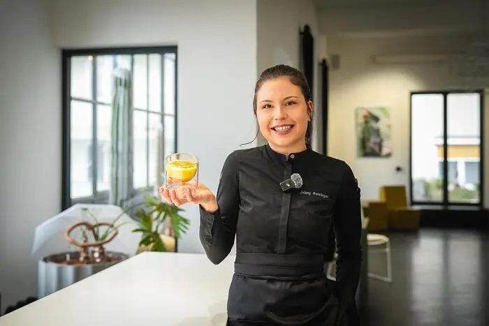 Glücklich und zufrieden mit dem aromatischen Ergebnis.