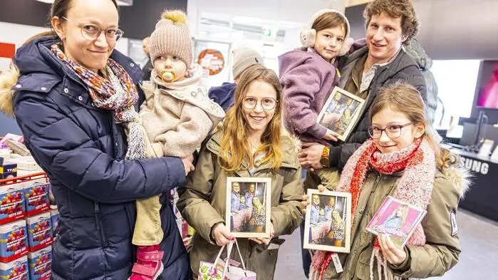 Autogrammstunde Melissa Naschenweng Mediamarkt Villach Jänner 2025