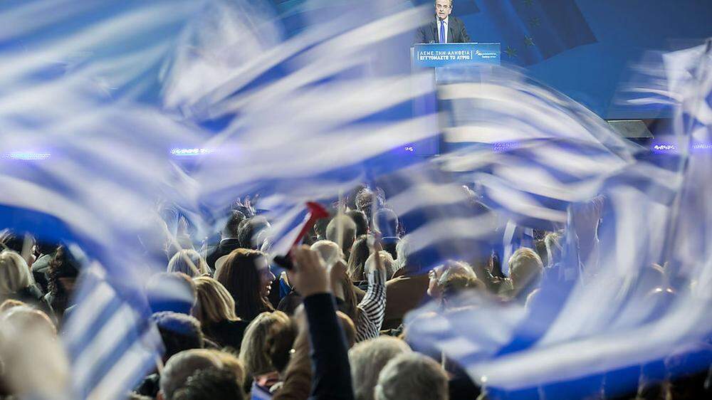 Regierungschef Samaras warnt eindringlich vor einem Wahlsieg der radikalen Linken: Er muss um die Macht bangen 