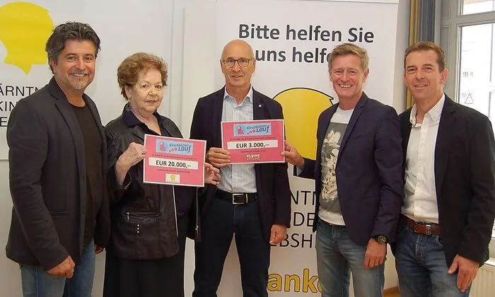 Kinderkrebshilfe-Obfrau Evelyn Ferra und Wolfgang Rausch („Kärntner in Not“, Mitte) dankten Organisationsteam Stefan Sandrieser, Arno Arthofer, Gernot Kampl (von l.)