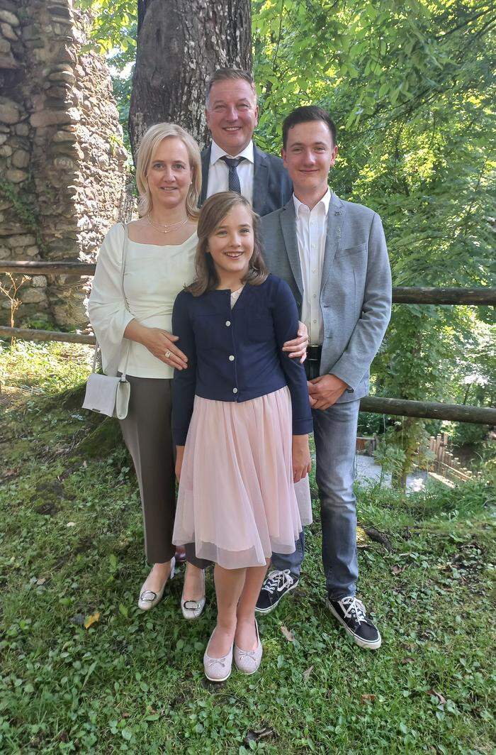 Wolfgang Friesacher mit Lebensgefährtin Rosemarie Sturm und den Kindern Christina und Matthias 