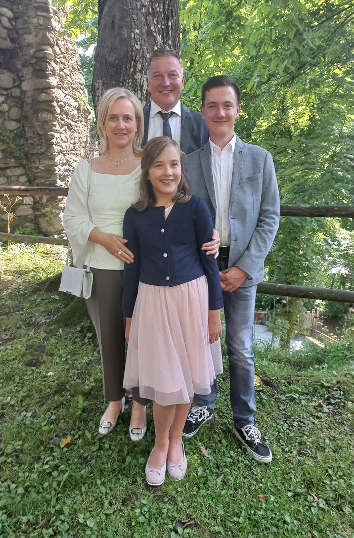 Wolfgang Friesacher mit Lebensgefährtin Rosemarie Sturm und den Kindern Christina und Matthias 