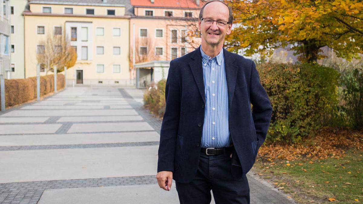 Roland Roßbacher ist der neue Direktor der größten Osttiroler Schule. Seine Vorgängerin Ursula Strobl führte das Gymnasium 17 Jahre