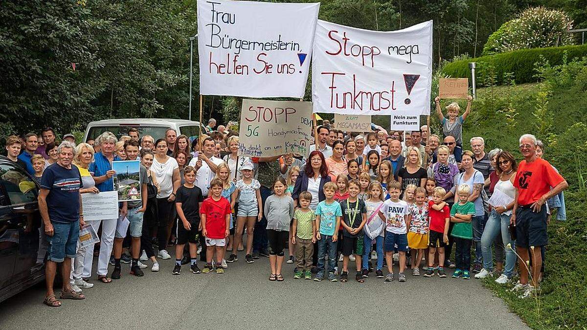 Zahlreiche Anrainer protestierten