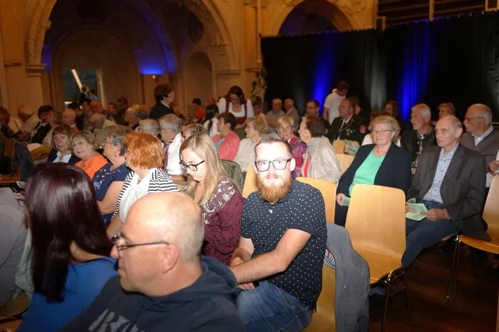 Geehrt wurden auf dem Instrument Flöte Karin Adamiczek, Gudrun Duschek und Kerstin Winkler, auf der Lyra Sabine Ströbel-Sueng. Durch das Programm führte Stabführer Ralph Duschek.