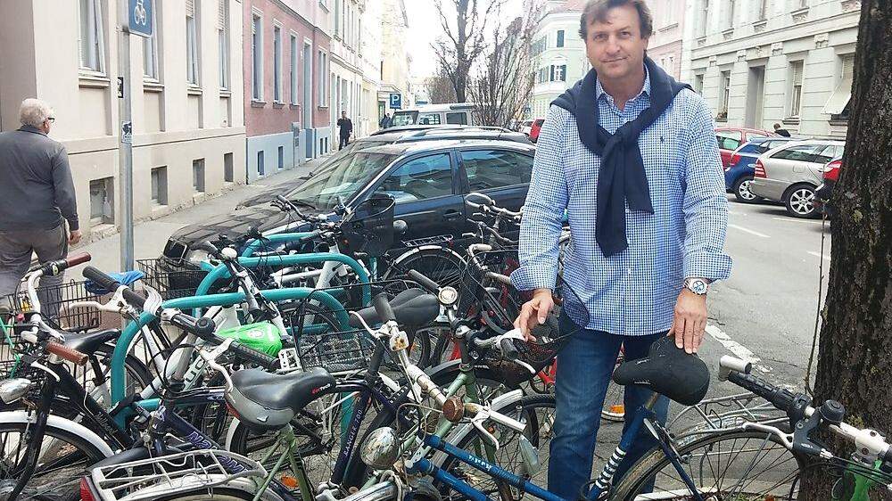 Bernd Kovacic vom Straßenamt hat in Graz viele Schrotträder gefunden