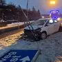 Auf der S 36 kam es am Donnerstag, 30. Dezember, zu einem Doppelunfall. Zuerst kollidierte ein Pkw mit einem Verkehrsschild (Bild oben)