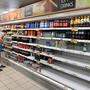 Für die leeren Supermarktregale scheint indessen nicht nur die Pandemie verantwortlich zu sein, sondern auch der Brexit und die derzeit große Hitze in Großbritannien