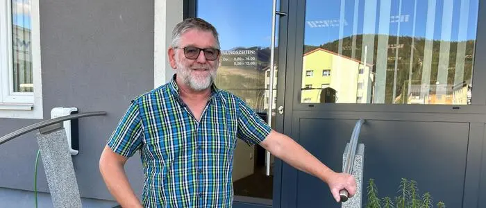 Richard Wastl vor seinem Standort in der Leobner Straße 9 in Niklasdorf