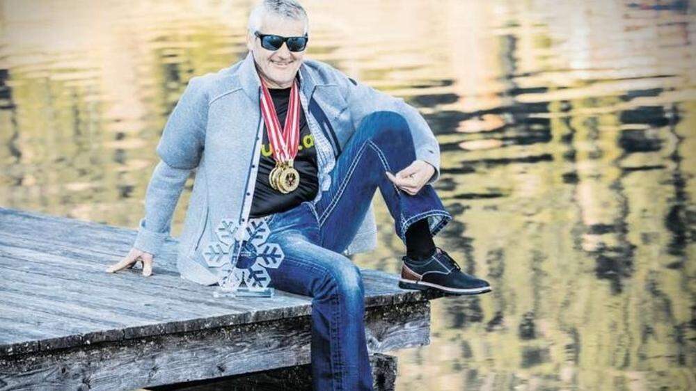 Am Weißensee absolviert Gernot Morgenfurt im Frühjahr und Herbst seine Kältetherapie. Seine vielen Medaillen sind für ihn Ansporn, den Glauben an sich selbst nicht zu verlieren