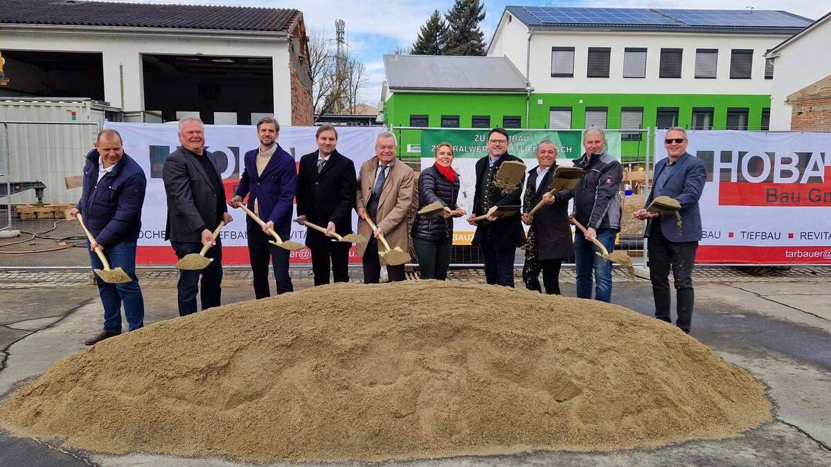 Offizieller Spatenstich in der Feldbacher Gleichenberger Straße für das Großprojekt