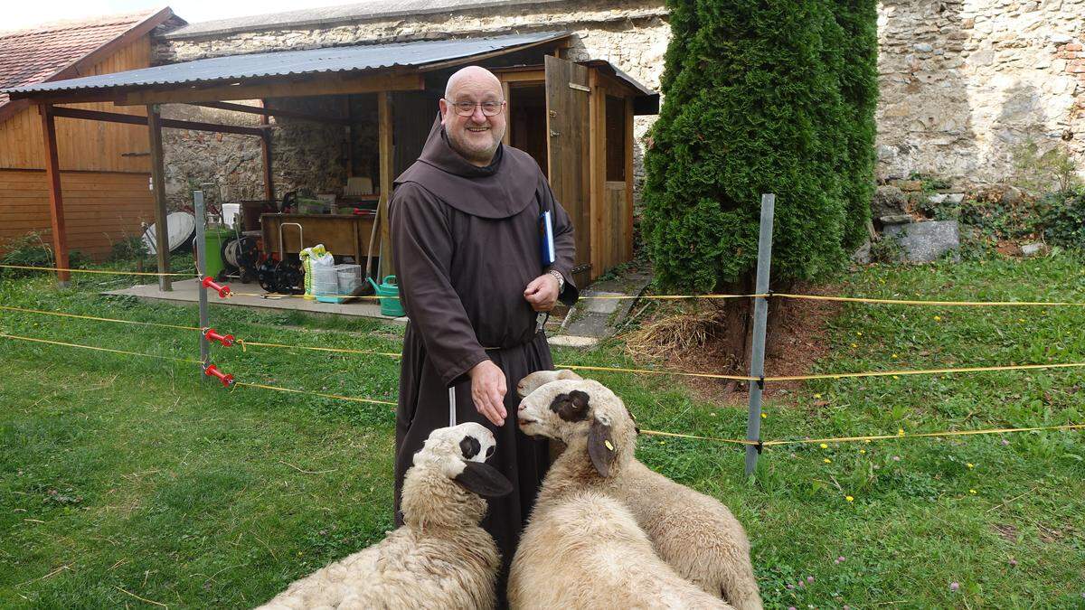 Bruder Elias, der Pfarrer von Maria Lankowitz, lädt am 2. Juni in die Gruft, in den Kirchturm und in die Schatzkammer der Pfarre