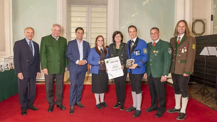 Der Musikverein Bairisch Kölldorf wurde mit dem Blasmusik-Panther und die Robert-Stolz-Medaille ausgezeichnet