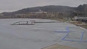 Eis, aber keine Eisläufer am Längsee | Ein Bild von Samstagnachmittag: Der Längsee wurde gesperrt