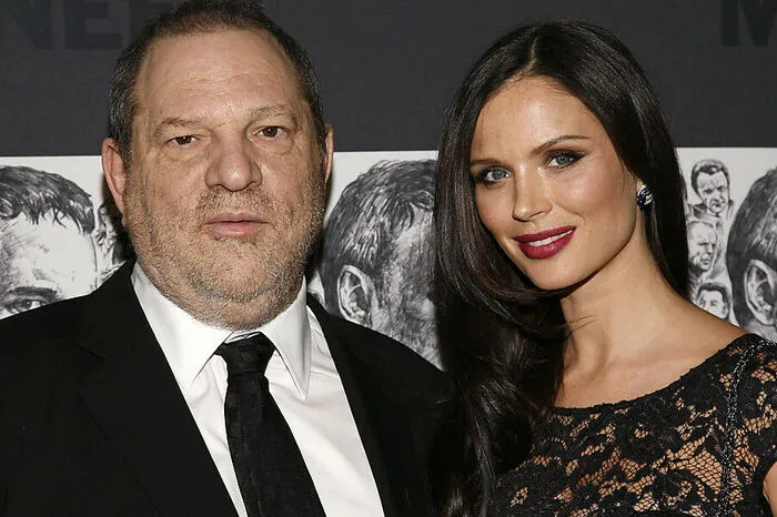 Inmitten von Vorwürfen über sexuelle Belästigungen und sogar Vergewaltigungen hat sich nun Ehefrau Georgina Chapman (41) von dem 65-jährigen Weinstein getrennt: Sie leide mit allen Frauen, die "nach diesen unverzeihlichen Aktionen" unermesslichen Schmerz erlitten hätten, schrieb Chapman nach Angaben des Magazins "People".