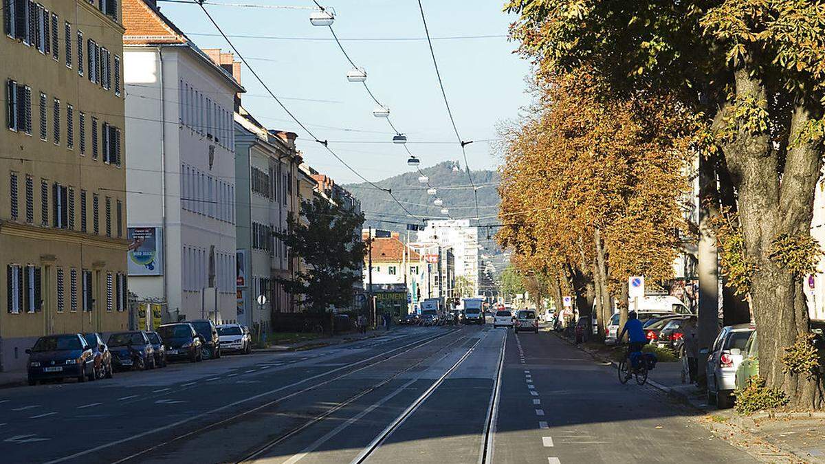 Vor einer Arztpraxis am Schönaugürtel geschah der Überfall (Archivbild)