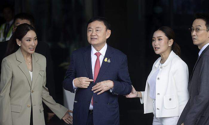 22. August: Thaksin Shinawatra bei seiner Ankunft