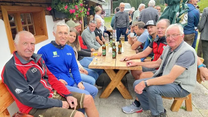 Eine Wirtschaftswanderung führte in der Eisenerzer Ramsau von der Erzberg Arena über die Lärch-Almhütte zur Kainrath-Hütte, bis jetzt besser bekannt als Haas-Hütte, und zum Gasthaus Gemeindealm, das ab 1. Oktober von Melanie Swatosch bewirtschaftet wird.