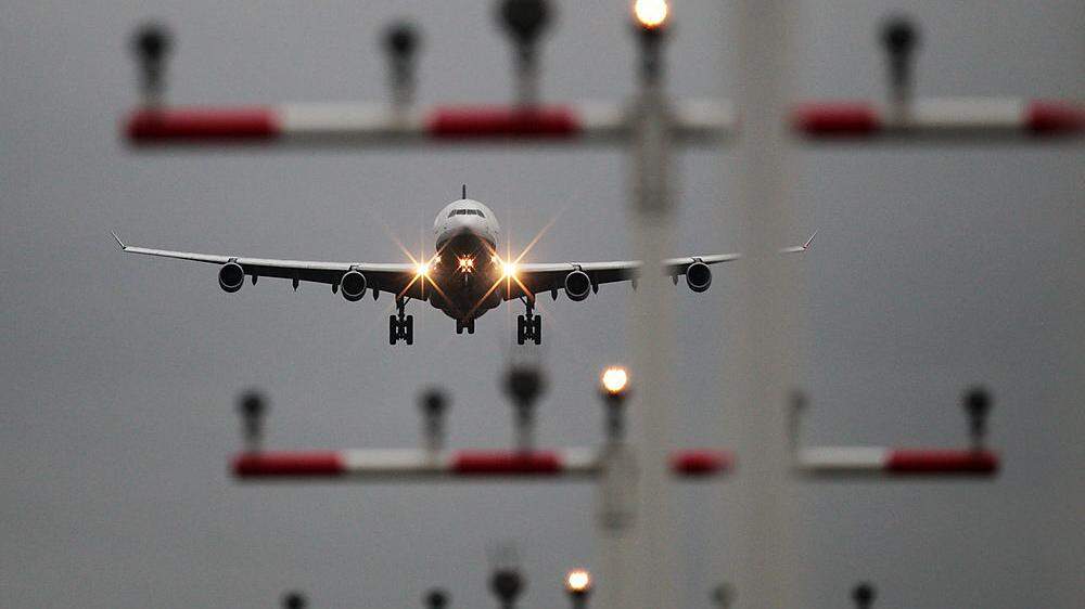 Ist es wirklich nötig, zur Wahrung der Lande- und Startslots Tausende Flüge ohne Passagiere durchzuführen? Die EU-Kommission sagt nein