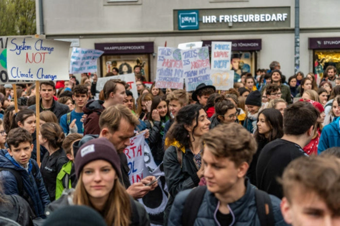 Und einmal mehr machten sich Hunderte Jugendliche...