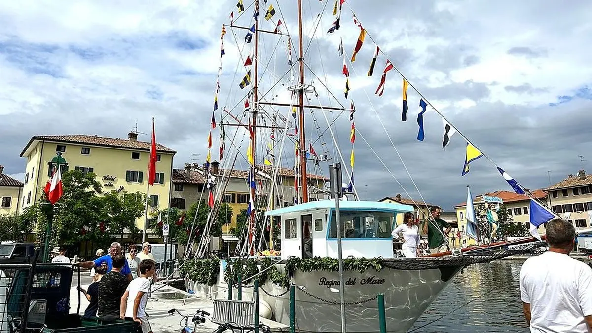 Die "Regina del Mare" ist das neue Flaggschiff der Prozession. Ist ist heuer erstmals zum Einsatz gekommen