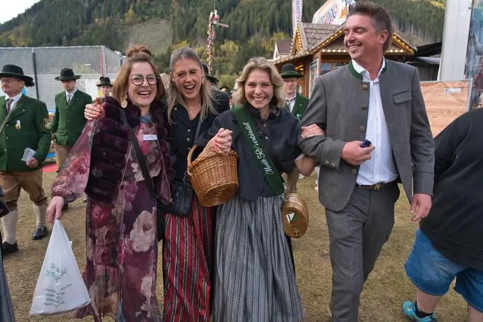 Der Maxlaunmarkt lockt jedes Jahr Zehntausende Besucherinnen und Besucher in die kleine Gemeinde im Bezirk Murau. Auch heuer war der Andrang groß.