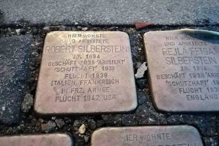 1939 gelang einigen die Flucht nach England und in die USA.